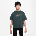 NIKE G NSW TEE BOXY METALLIC HBR DEEP JUNGLE Bild 1