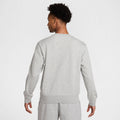 NIKE M NK CLUB FT CREW DK GREY HEATHER/WHITE Bild 2