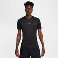 NIKE M NP BREATHE SLIM SS TOP BLACK/WHITE Bild 1
