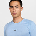 NIKE M NP BREATHE SLIM SS TOP PSYCHIC BLUE/BLACK Bild 5