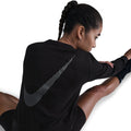 NIKE W NK ONE DF CREW HBR TT BLACK/COOL GREY/WHITE Bild 5