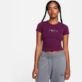 NIKE W NSW BBY TEE SWSH BORDEAUX Bild 1